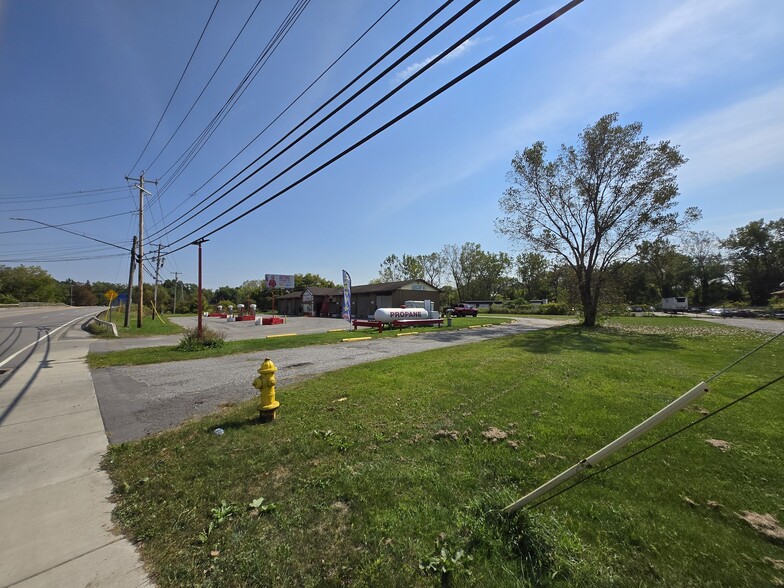 2467 Clinton St, West Seneca, NY en venta - Foto del edificio - Imagen 3 de 8