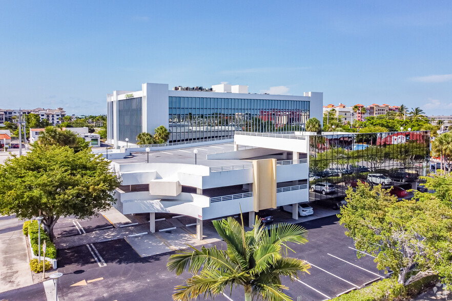 1100 5th Ave S, Naples, FL en alquiler - Foto del edificio - Imagen 2 de 14