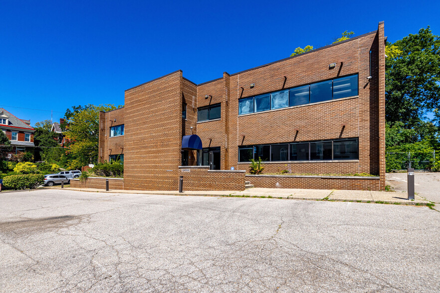 2230 Park Ave, Cincinnati, OH en alquiler - Foto del edificio - Imagen 1 de 8