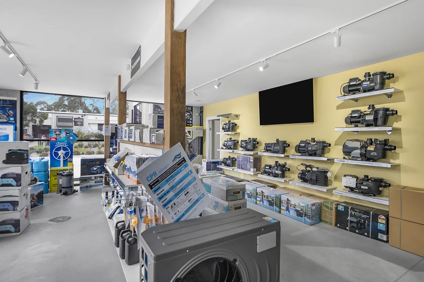 2 Fleet Cl, Tuggerah, NSW 2259 - Unidad Unit 1 -  - Foto del interior - Image 1 of 7