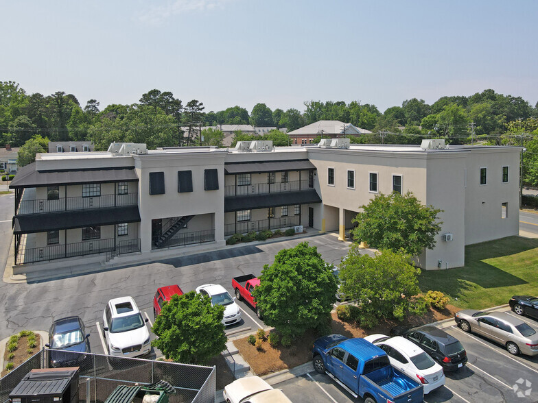 2102 N Elm St, Greensboro, NC en alquiler - Foto del edificio - Imagen 3 de 6