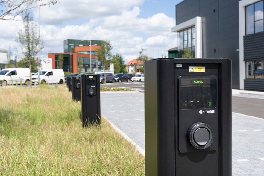 John Nike Way, Bracknell en alquiler - Foto del edificio - Imagen 3 de 13