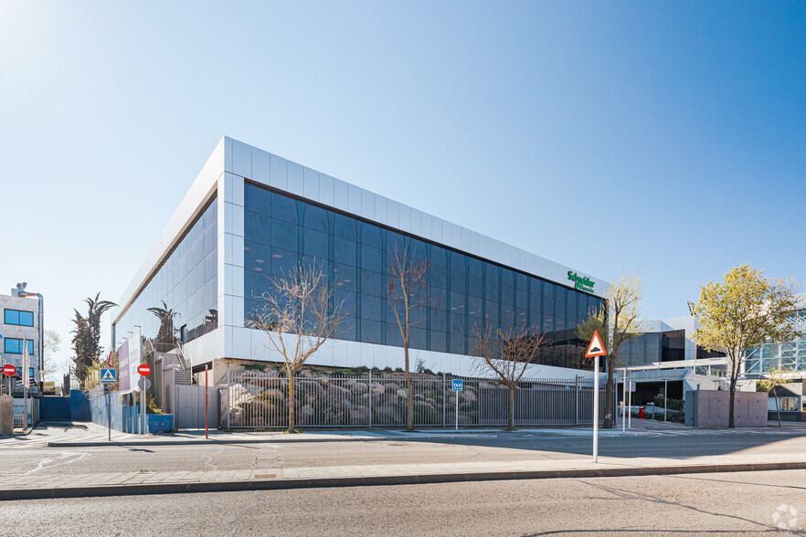 Avenida Tenerife, 4-6-6, San Sebastián De Los Reyes, Madrid en alquiler - Foto del edificio - Imagen 2 de 11