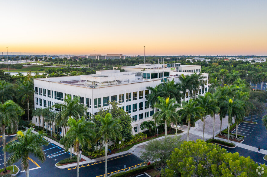 2200 N Commerce Pky, Weston, FL en alquiler - Foto del edificio - Imagen 1 de 7