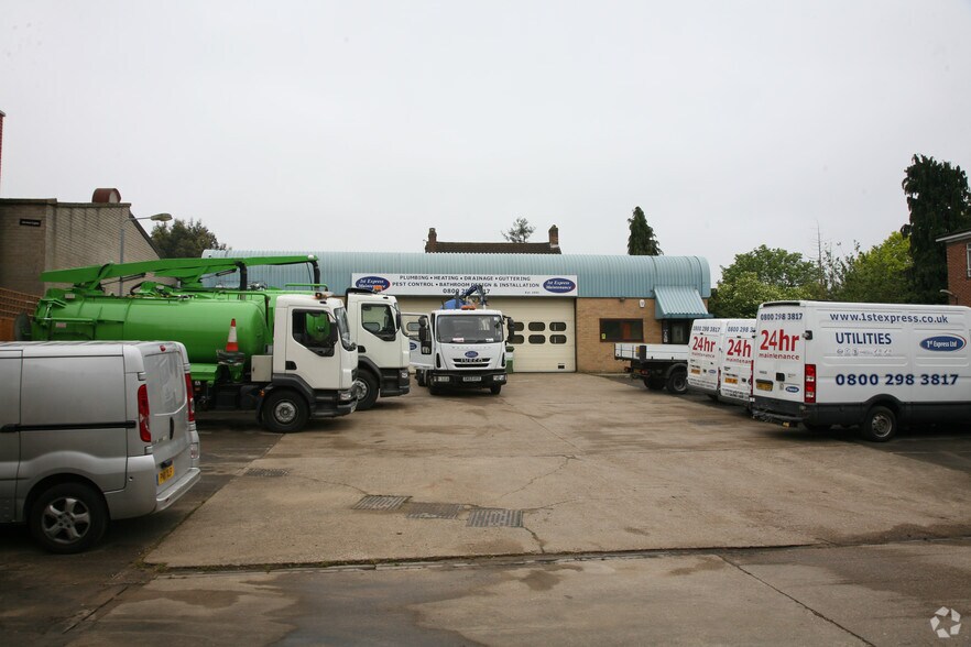 Holly Rd, Hampton en venta - Foto principal - Imagen 2 de 2