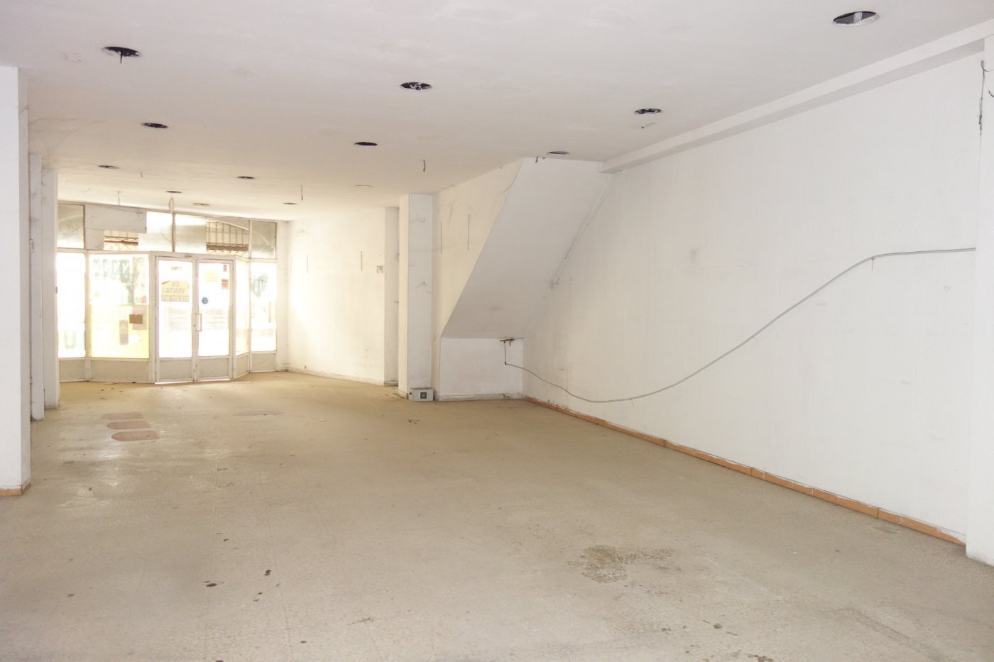 Local en Alcalá de Guadaíra en venta Foto del edificio- Imagen 1 de 7