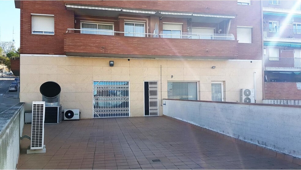 Edificio residencial en Granollers, Barcelona en venta - Foto del edificio - Imagen 2 de 3
