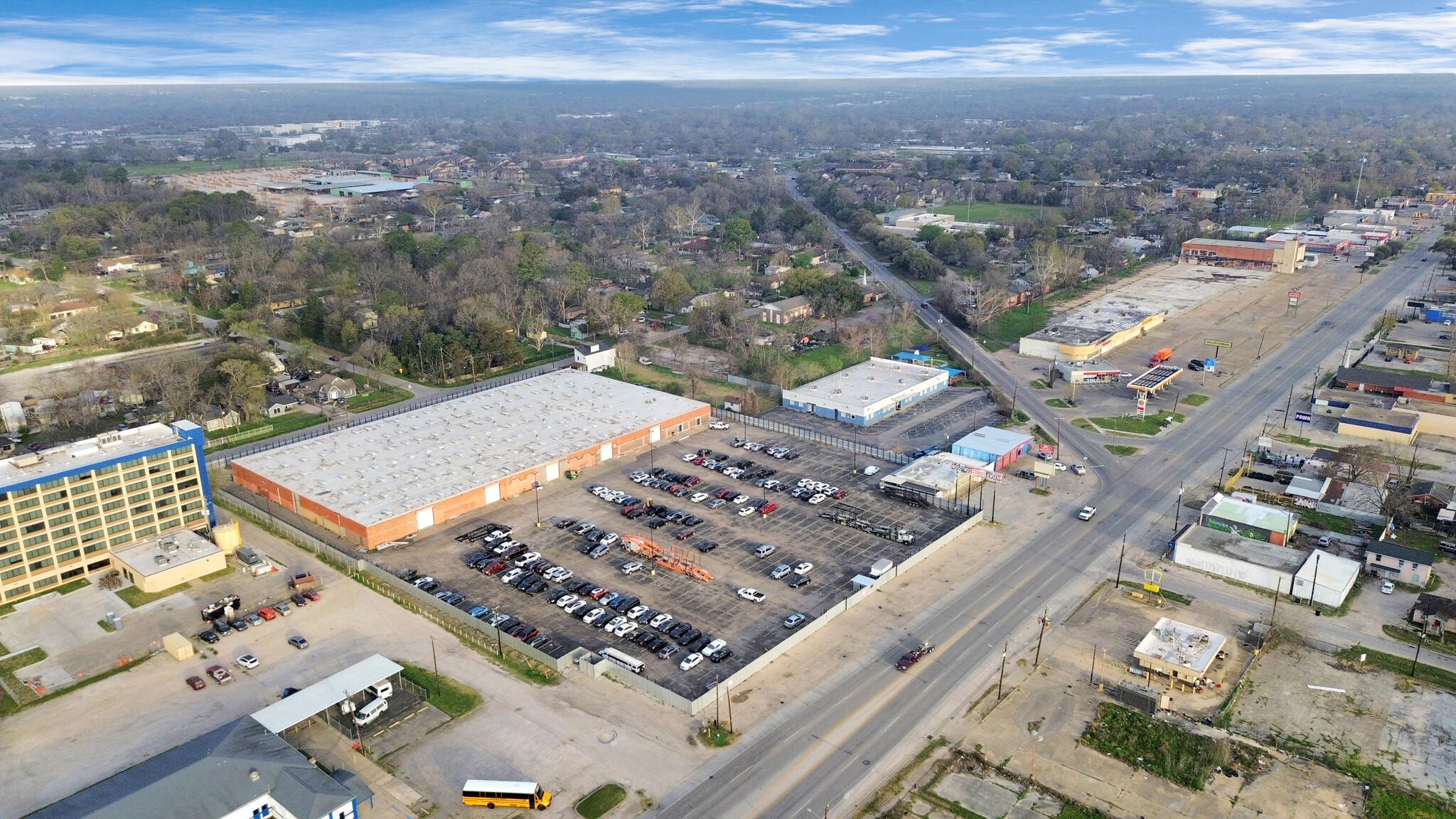 9001 Jensen Dr, Houston, TX en alquiler Foto del edificio- Imagen 1 de 11