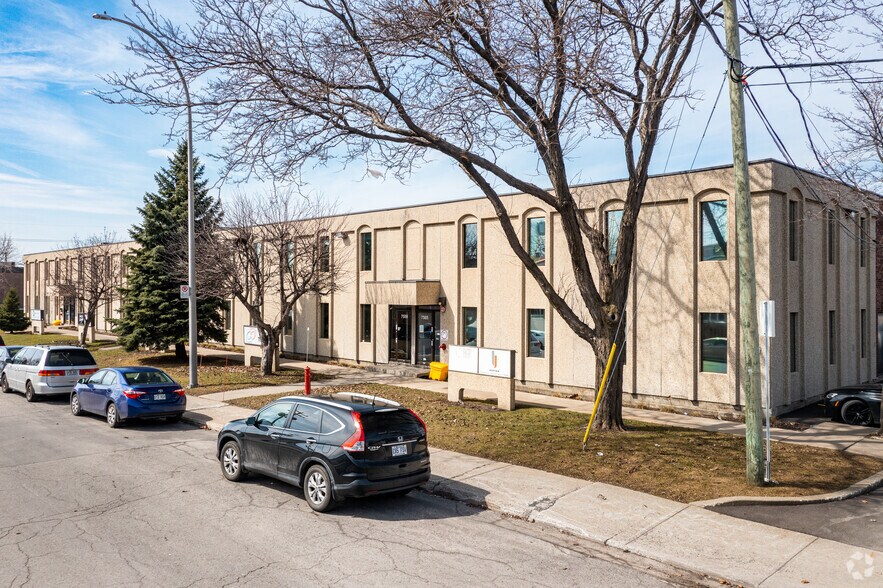 7535-7565 Av M.-B.-Jodoin, Montréal, QC en alquiler - Foto principal - Imagen 1 de 3
