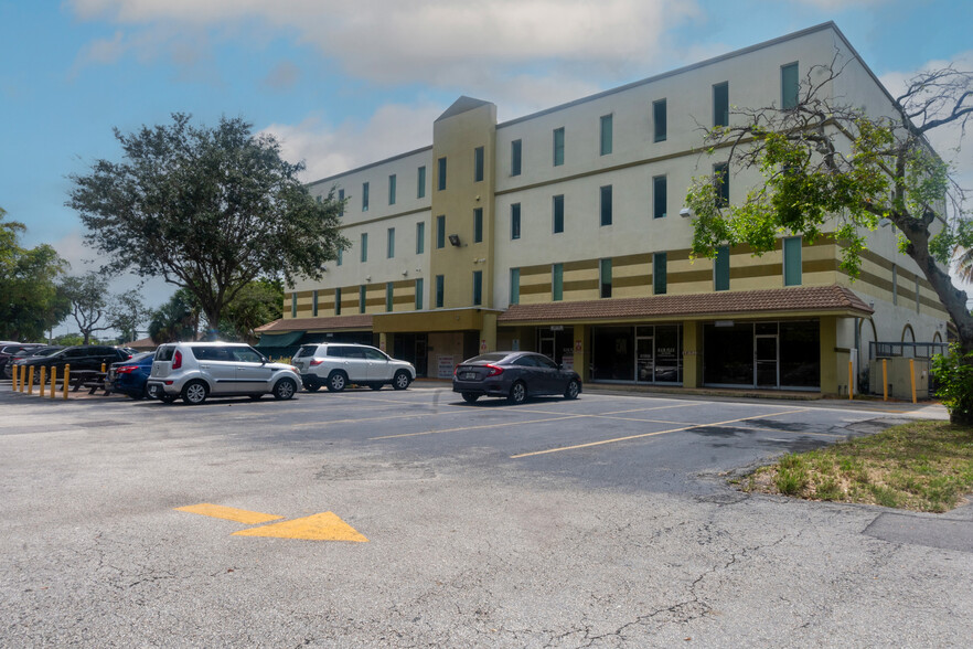 4000 N State Road 7, Lauderdale Lakes, FL en alquiler - Foto del edificio - Imagen 3 de 5