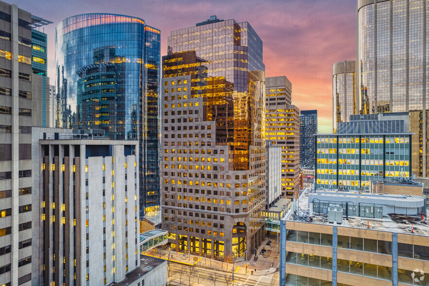 645 7th Ave SW, Calgary, AB en alquiler - Foto del edificio - Imagen 1 de 2