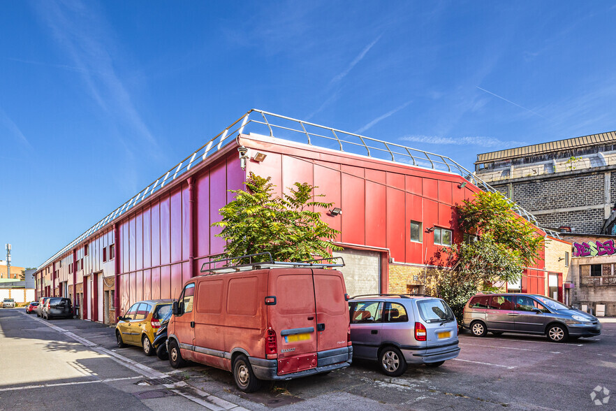 Flex en Aubervilliers en alquiler - Foto del edificio - Imagen 2 de 2