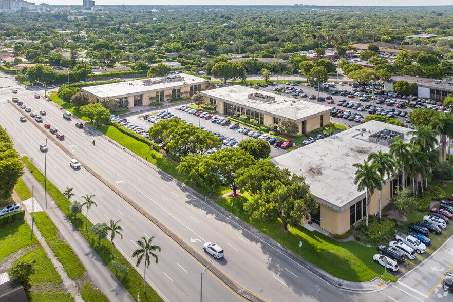 8700 N Kendall Dr, Miami, FL en alquiler - Foto del edificio - Imagen 2 de 10