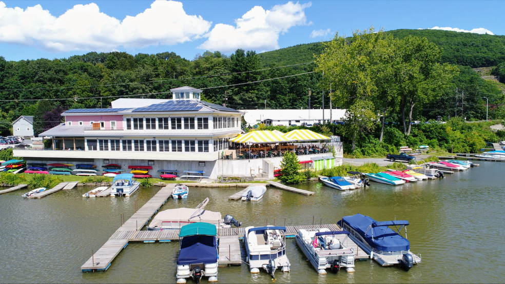 28 Spring Tree Rd, Brattleboro, VT en venta - Foto del edificio - Imagen 2 de 11