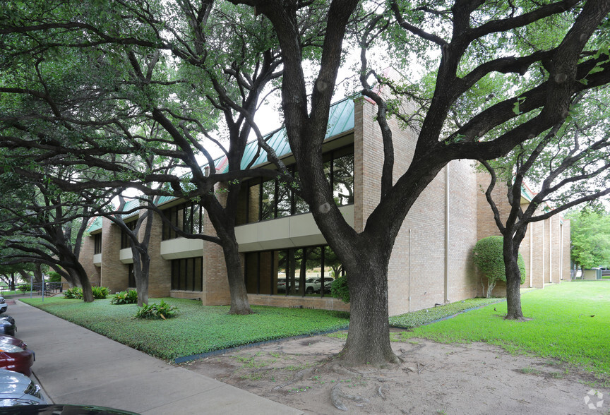 2630 West Fwy, Fort Worth, TX en alquiler - Foto del edificio - Imagen 1 de 8