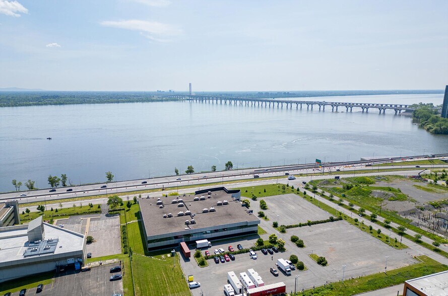 1555 Rue Carrie-Derick, Montréal, QC en alquiler - Vista aérea - Imagen 3 de 12