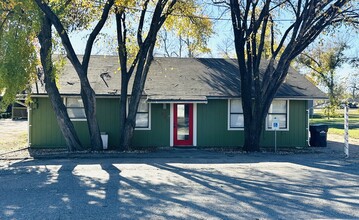 205 Taylor St, Hutto, TX en alquiler Foto del edificio- Imagen 1 de 7