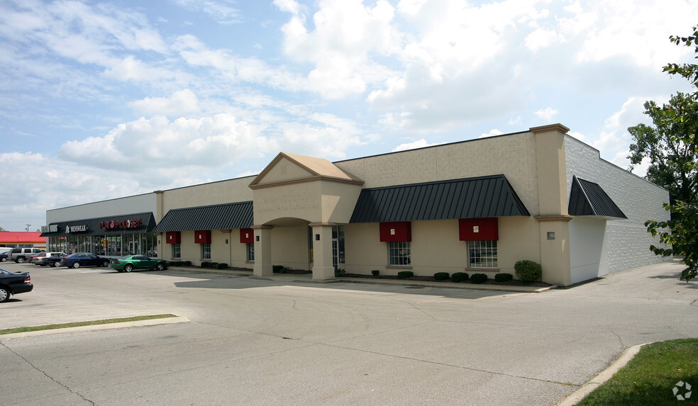 815-831 E McGalliard Rd, Muncie, IN en venta - Foto del edificio - Imagen 2 de 4