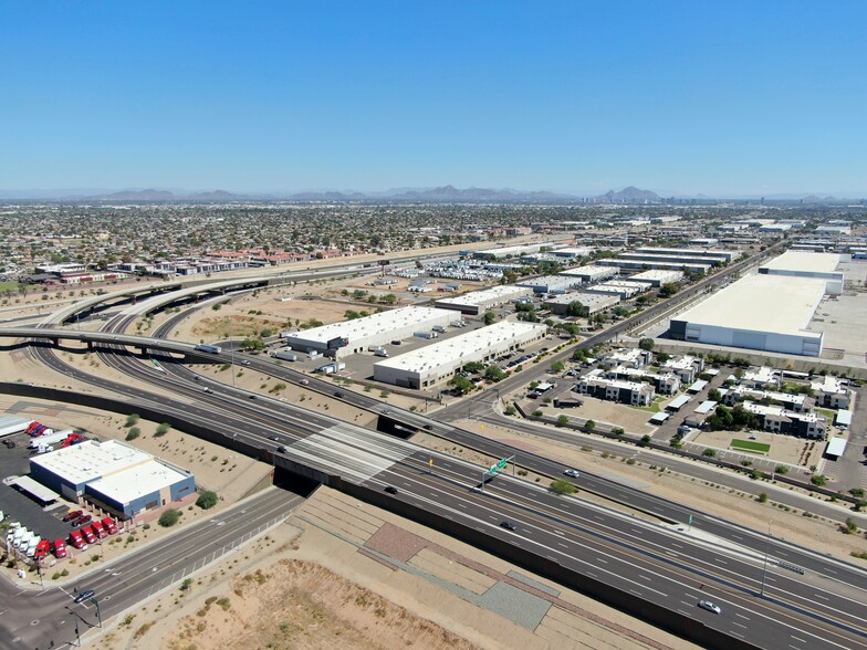 5701 W Latham St, Phoenix, AZ en alquiler - Foto del edificio - Imagen 2 de 7