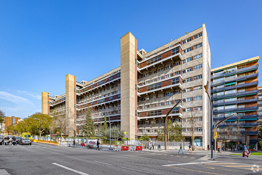 Edificio residencial en Barcelona en venta - Foto principal - Imagen 1 de 1