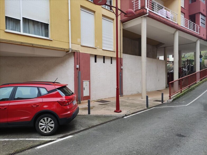 Local en Ampuero en venta - Foto del edificio - Imagen 3 de 18