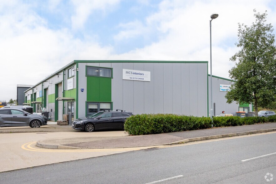 Broadway, Yaxley en venta - Foto del edificio - Imagen 2 de 3