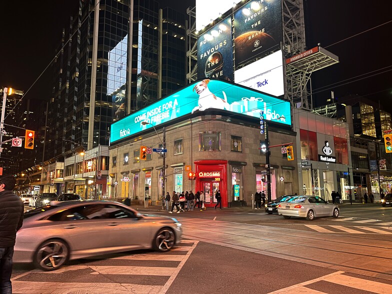 302 Yonge St, Toronto, ON en alquiler - Foto del edificio - Imagen 3 de 3