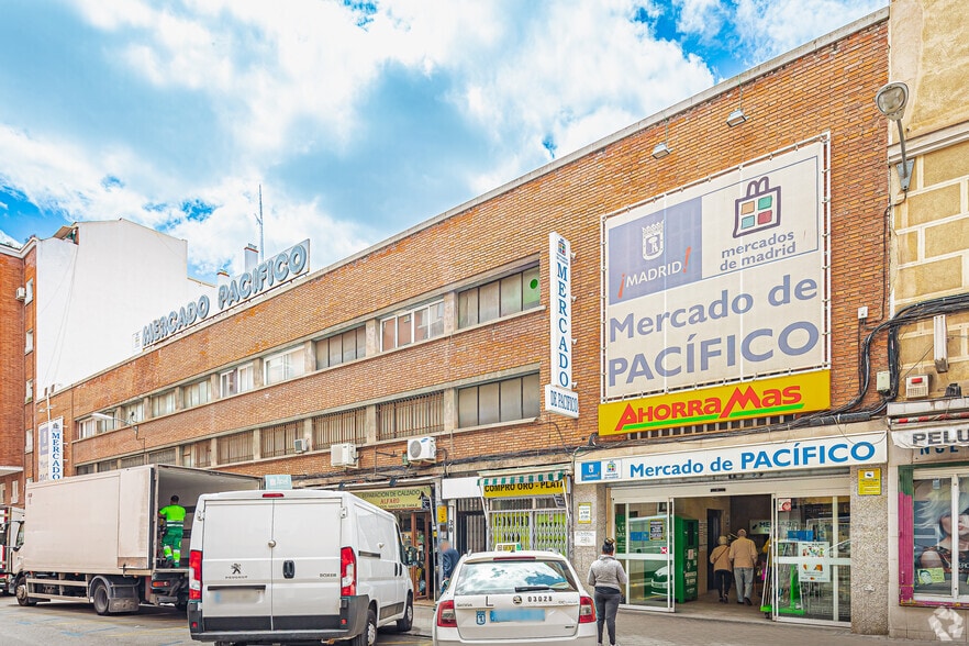 Calle de Valderribas, 30, Madrid, Madrid en alquiler - Foto del edificio - Imagen 2 de 2