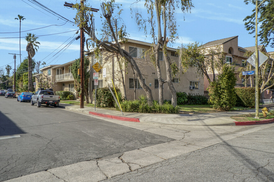 15461 Moorpark St, Sherman Oaks, CA en venta - Foto del edificio - Imagen 2 de 9