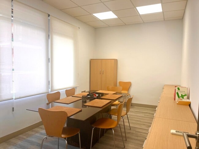 Más detalles de Oficina en alquiler