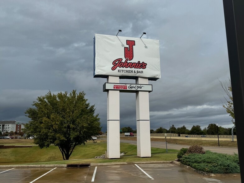 1700 Shedeck Pky, Yukon, OK en alquiler - Foto del edificio - Imagen 2 de 10