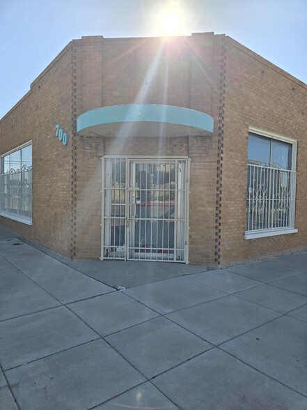 700-710 E Yandell Dr, El Paso, TX en venta - Foto del edificio - Imagen 2 de 7