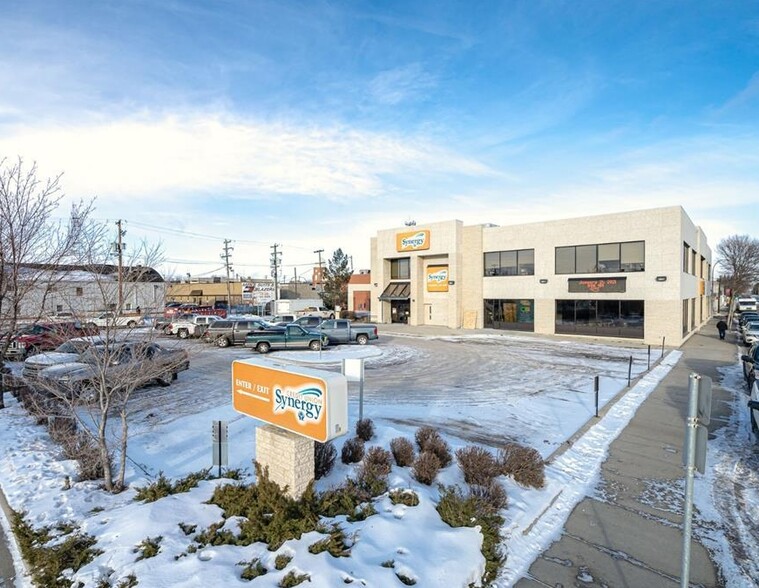 4901-4911 50 St, Lloydminster, SK en alquiler - Foto del edificio - Imagen 3 de 7