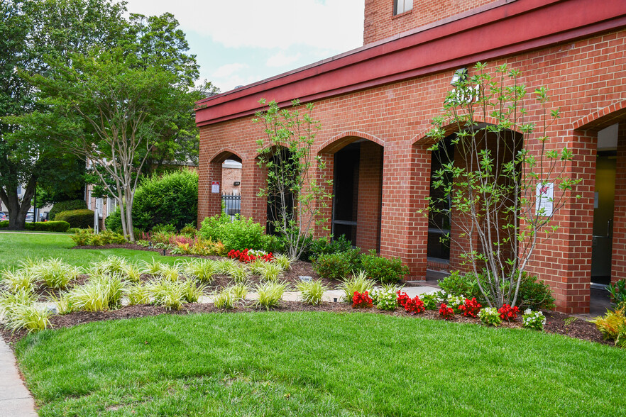 4031 University Dr, Fairfax, VA en alquiler - Foto del edificio - Imagen 1 de 6