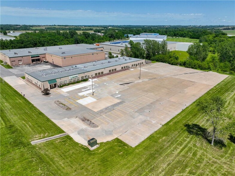 5804 Corporate Dr, Saint Joseph, MO en venta - Foto del edificio - Imagen 1 de 8