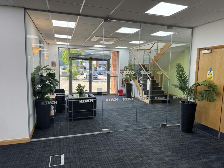 Saxon Ln, Northampton en alquiler - Foto del edificio - Imagen 3 de 8