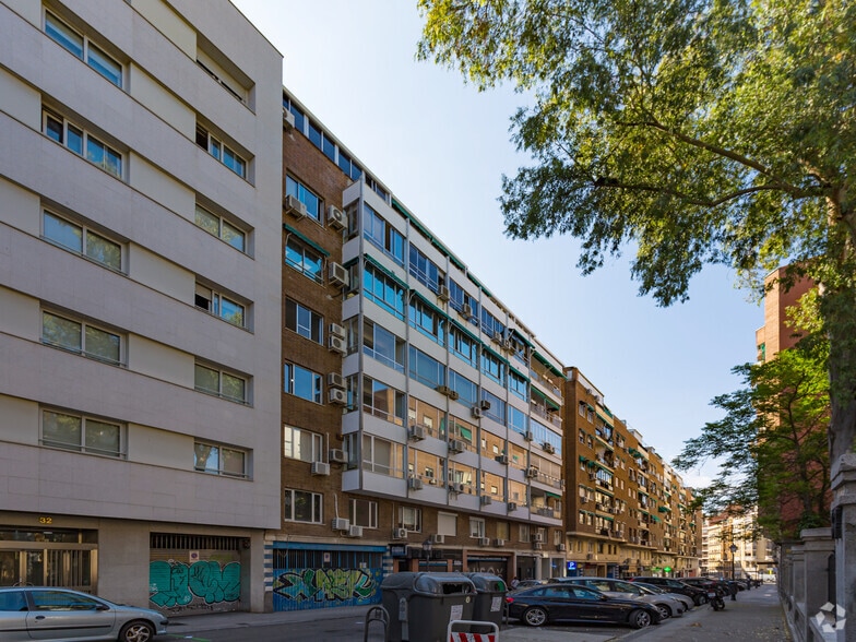 Calle de Santísima Trinidad, 30, Madrid, Madrid en venta - Foto del edificio - Imagen 1 de 1