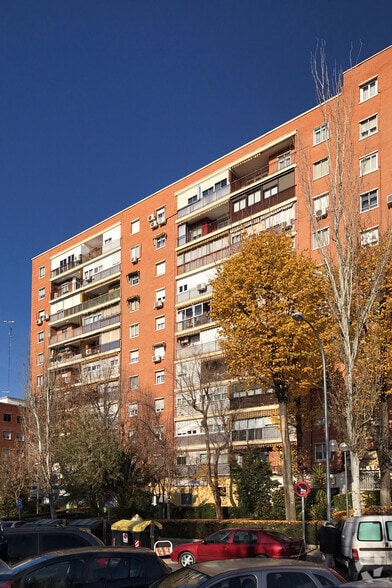 Calle Río Sella, 6, Móstoles, Madrid en alquiler - Foto del edificio - Imagen 2 de 2