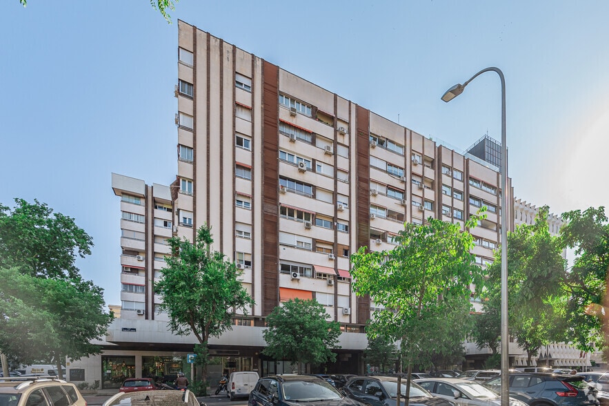 Calle de Francisco Gervás, 12, Madrid, Madrid en alquiler - Foto del edificio - Imagen 3 de 3