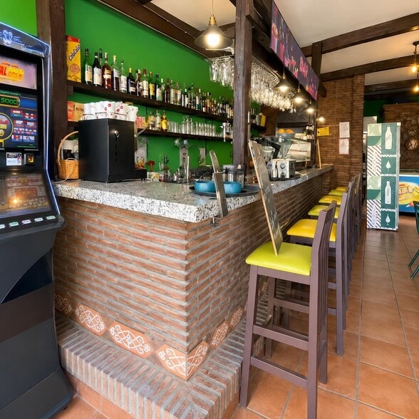Local en Benalmádena, Málaga en alquiler - Foto del interior - Imagen 3 de 7