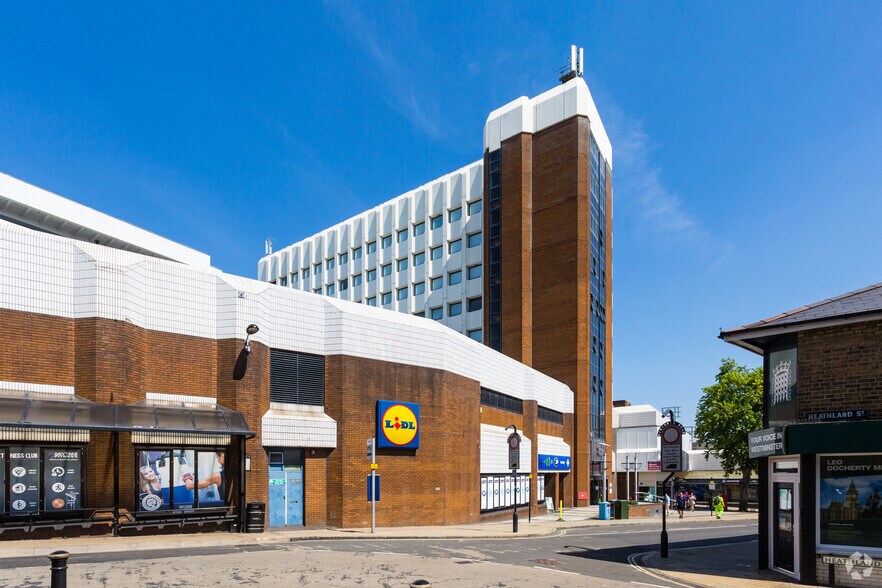 Wellington St, Aldershot en alquiler - Foto del edificio - Imagen 1 de 11