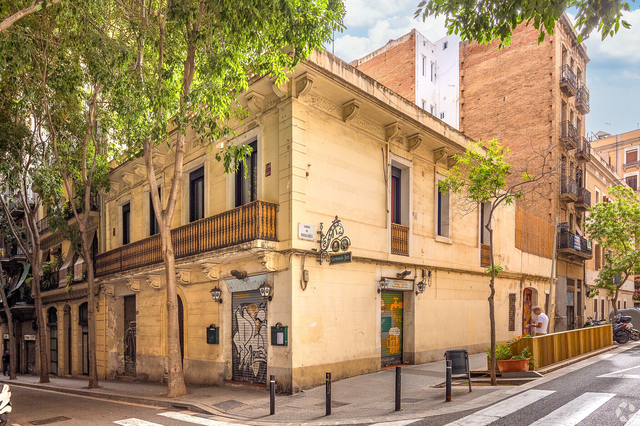 3 espacios en venta cartera de 2 inmuebles en venta en LoopNet.es Foto del edificio- Imagen 1 de 13