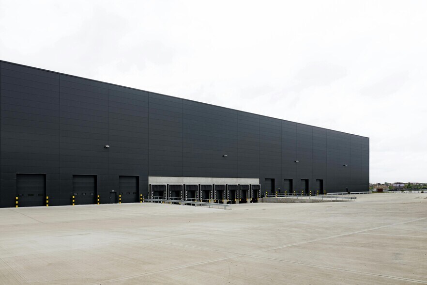 Coldharbour Ln, Rainham en alquiler - Foto del edificio - Imagen 2 de 15