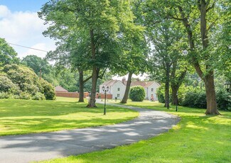 Más detalles de Ringwood Rd, Christchurch - Hoteles y hospedaje en venta