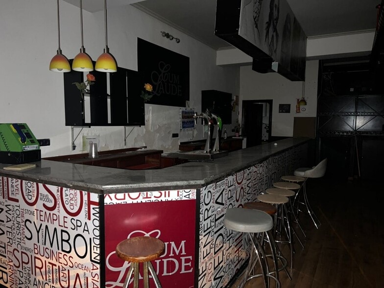 Local en Ponferrada, León en venta - Foto del edificio - Imagen 2 de 6