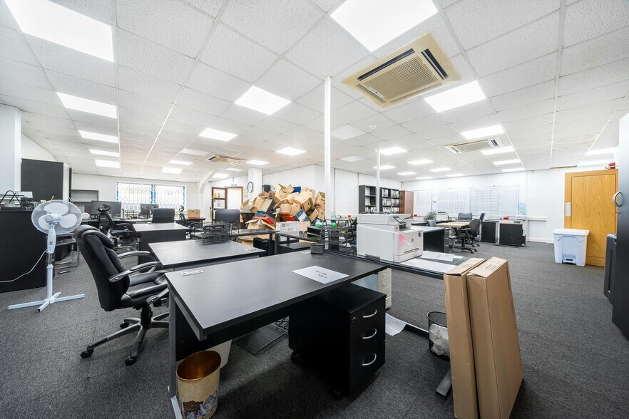 Colne Way, Watford en alquiler - Foto del edificio - Imagen 3 de 25