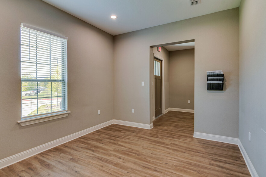 7720 Rufe Snow Dr, North Richland Hills, TX en alquiler - Foto del interior - Imagen 3 de 5