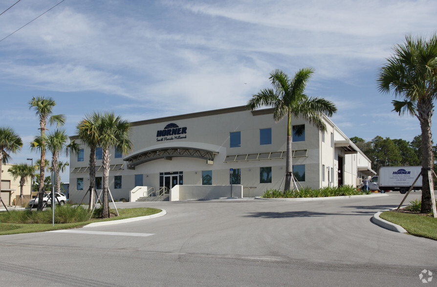 14955 Technology Ct, Fort Myers, FL en alquiler - Foto del edificio - Imagen 1 de 1