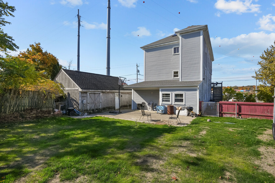 223 Remington Ave, Fall River, MA en venta - Foto del edificio - Imagen 2 de 9