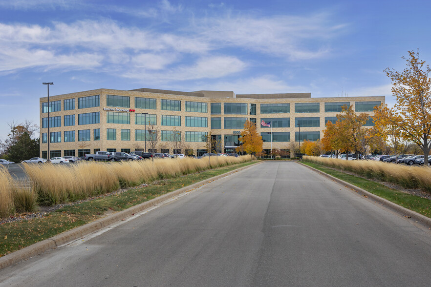 6000 Nathan Ln, Plymouth, MN en alquiler - Foto del edificio - Imagen 3 de 7